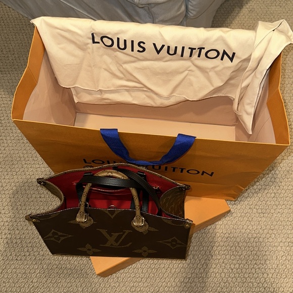 LV on the go MM mono smoke free environment comes with dusty box EUC Firm Price - Picture 16 of 16